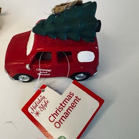 T J Maxx Merry & Bright 3 Red Ceramic Station Wagon w/Tree Ornament Light Up - Picture 7 of 13